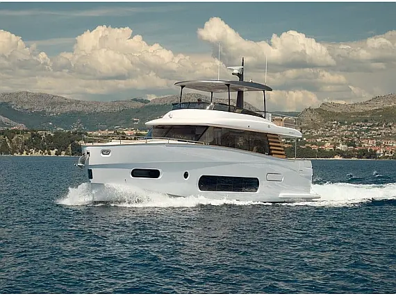 Azimut Magellano 66