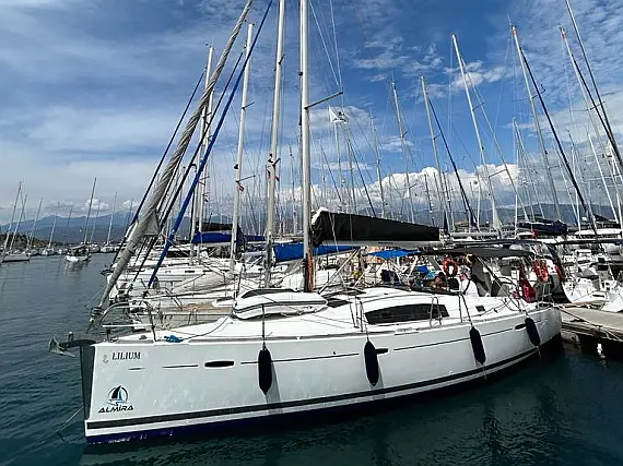 Beneteau 43