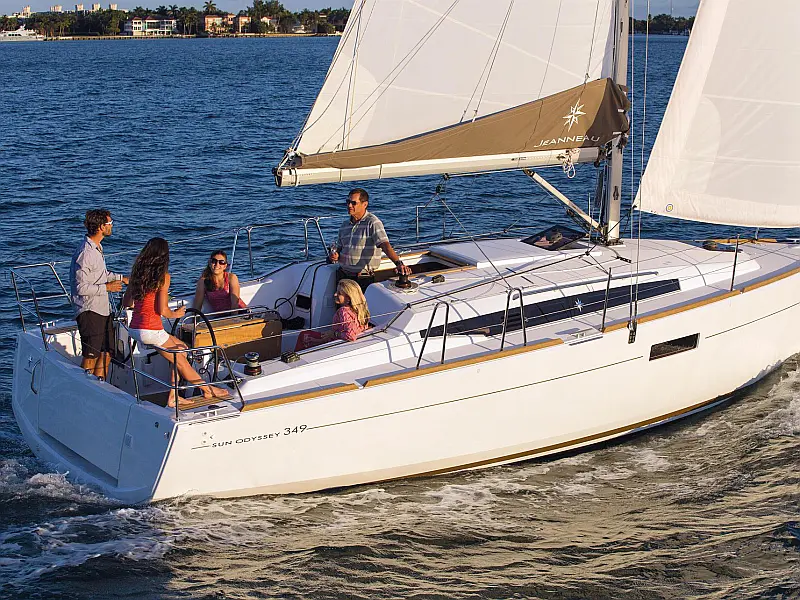 Sun Odyssey 349