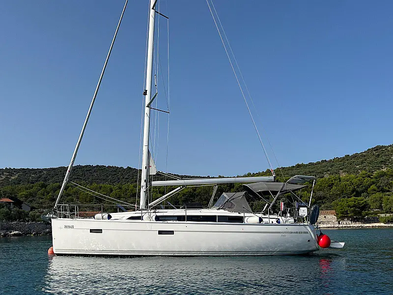 Bavaria Cruiser 37 Style