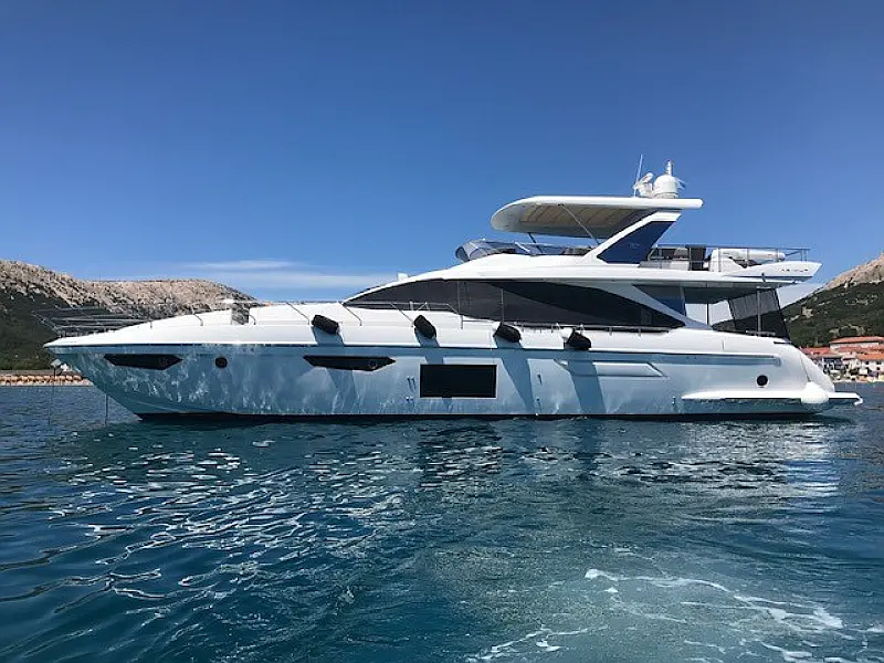 Azimut 72 Fly