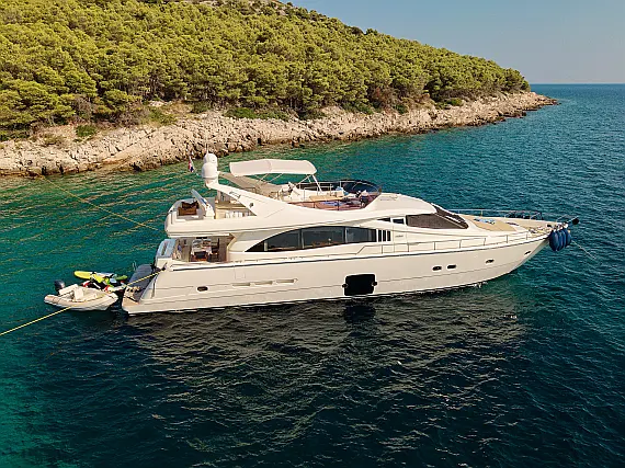 Ferretti 731