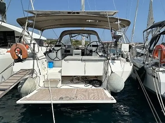 Bavaria C45 (5 cabins)
