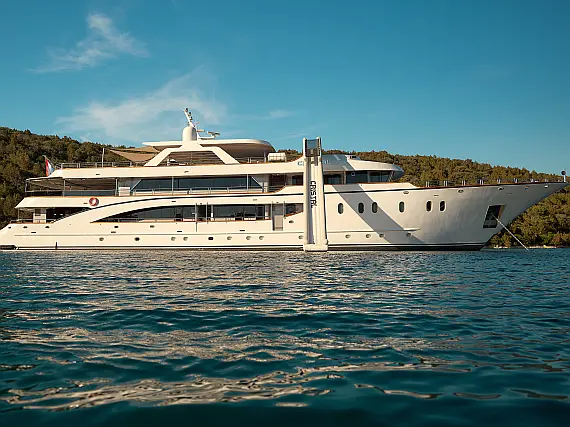 Motoryacht Cristal