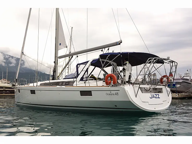 Oceanis 48 (4 cabins)