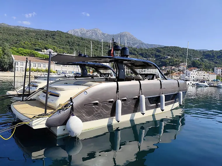  For Sale: Invictus TT460 